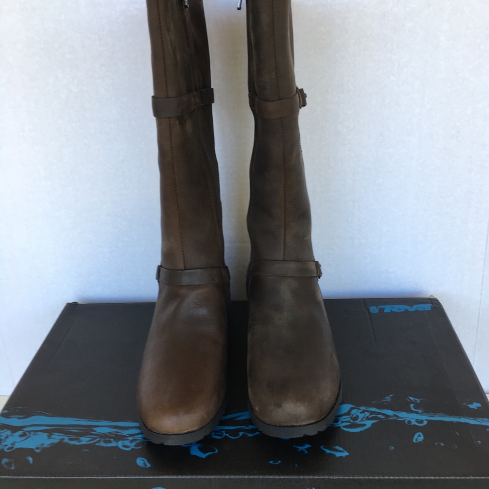 COPY - New TEVA Women Delavina Tall Boots. Size 6 Women.